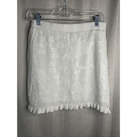 Freshman Dresses & Skirts - Freshman 1996 White Crochet Knit Mini Skirt Lined Ruffle Hem Pull On Size Medium